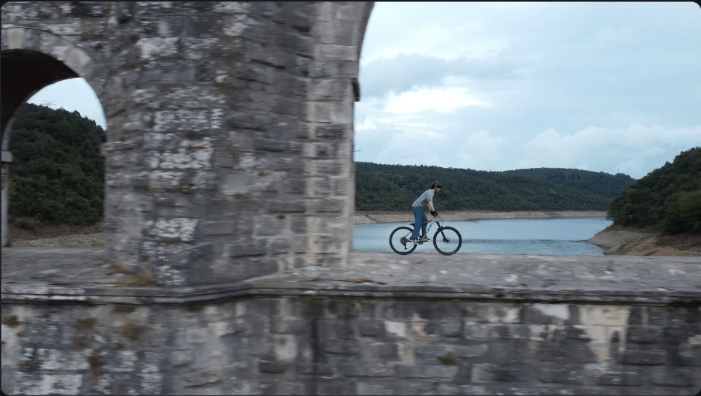 Upload a video frame before removing an object online